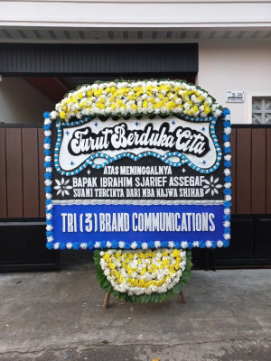 Papan Bunga Duka di Manggarai